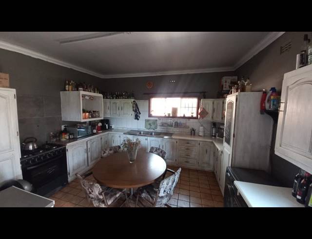 3 BEDROOM HOUSE FOR SALE IN CAPITAL PARK